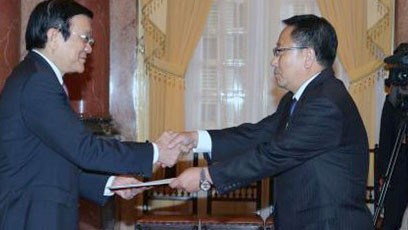 Newly accredited ambassadors welcomed by State President - ảnh 1
